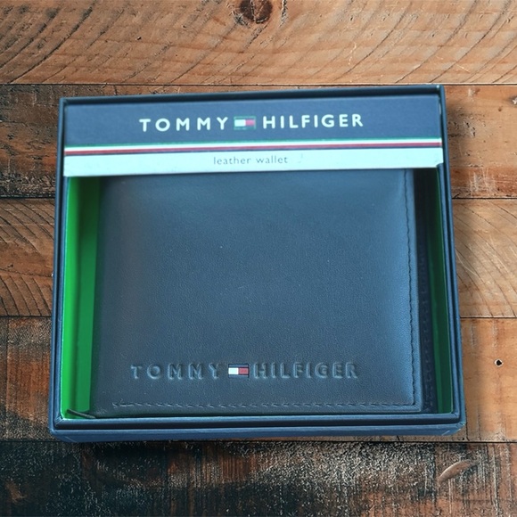 Tommy Hilfiger Other - Tommy Hilfiger Black Leather Wallet